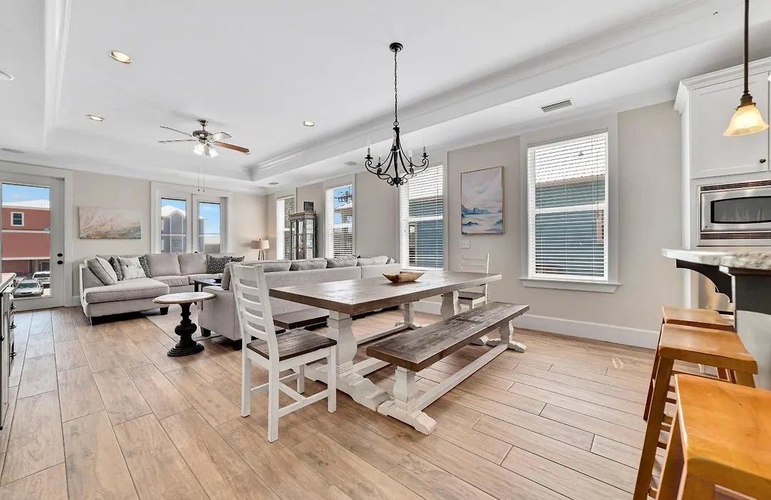 Tuxedo Flats By Gsvr - Beachside With Dual Living Areas & Backyard With Pools - Free Activities And Golf-1